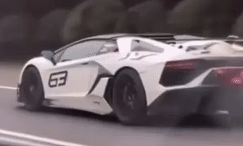 Không thấy cảnh báo từ người đi đường, siêu xe Lamborghini bị thiêu rụiicon