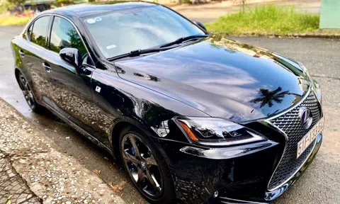 Lexus IS350 gần 15 năm tuổi, cả Việt Nam chỉ có vài chiếc
