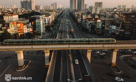 Những góc đẹp say đắm khi ngắm tàu Cát Linh - Hà Đông từ flycam, xứng danh “chuyến tàu của hoàng hôn”!