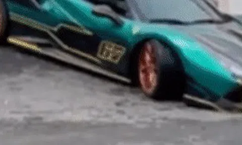 Nổi khổ của siêu xe gầm thấp, Ferrari 488 cà gầm lạo xạo khi xuống dốcicon