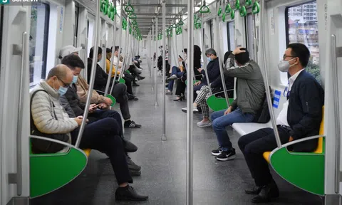 Dân công sở bất ngờ bỏ ô tô để đi tàu Cát Linh - Hà Đông dù hết miễn phí