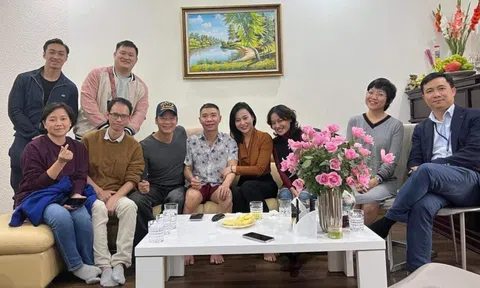 Vợ cũ Thảo Vân và đồng nghiệp đến thăm NSND Công Lý