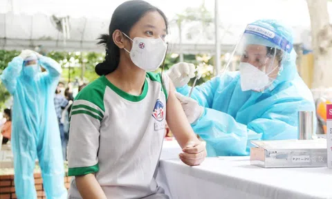 Từ 23/11, Hà Nội bắt đầu tiêm vaccine Pfizer cho trẻ từ 15-17 tuổi