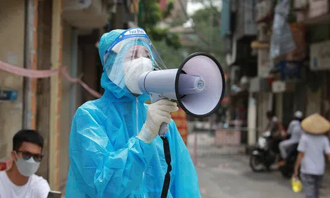 KHẨN: Hà Nội tìm người từng đến quán phở, cơm, hàng thuốc, sân bóng do liên quan F0