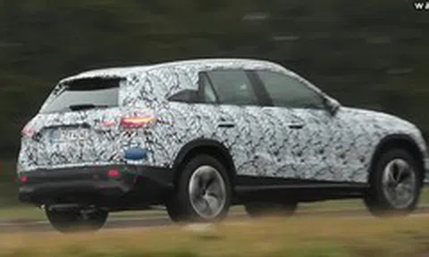 Lộ ảnh Mercedes-Benz GLC 2023 Hybrid lần đầu chạy thử trên đường