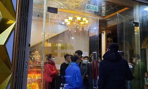 7 nữ nhân viên quán karaoke dương tính với SARS-CoV-2