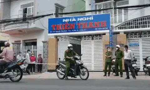 CLIP: Nghi án chồng giết vợ trong nhà nghỉ rồi tự tử, bỏ lại con 5 tuổi