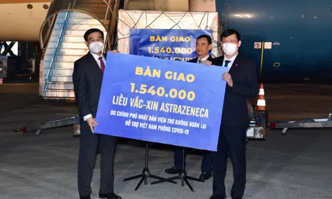 Hơn 1,5 triệu liều vaccine AstraZeneca do Nhật Bản viện trợ về đến sân bay Nội Bài