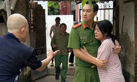 Thương 'Phố trong làng': Doãn Quốc Đam đánh, giật tóc tôi đều là thật