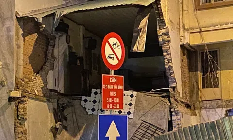 Một phần căn nhà ở Sài Gòn đổ sập, 2 người bị thương
