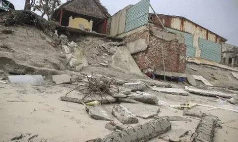 CLIP: Hoang tàn bờ biển Hội An