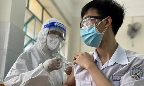 NÓNG: Hà Nội chính thức tạm dừng tiêm 2 lô vắc xin Pfizer được Bộ Y tế gia hạn