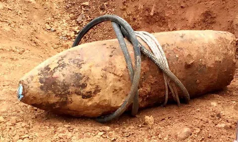 Phát hiện quả bom MK82 nặng 250kg khi nạo vét kênh