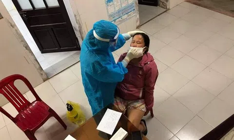 Yêu cầu một xã trả lại tiền mua kit test nhanh Covid-19 cho người dân