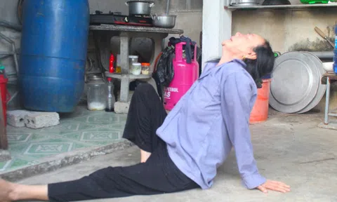 Vợ vật vã khóc, ngóng tin chồng cùng con và cháu nội mất tích ngoài biển khơi