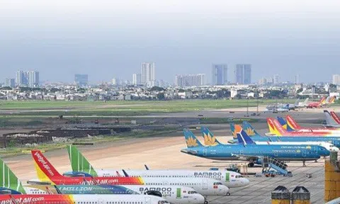 Chuyên gia khuyến cáo hoạt động hàng không trước biến chủng Omicron