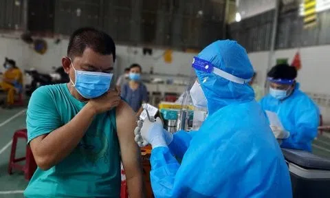 Vĩnh Long: Hơn 782.000 người được tiêm vắc-xin phòng Covid-19 mũi 3