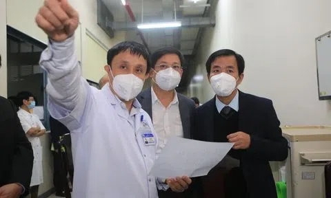 Bên trong nơi nghiên cứu và điều trị ca Covid-19 nặng ở Huế