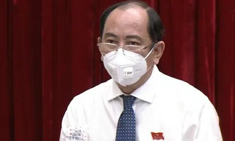 Giám đốc Sở Y tế TPHCM giải bày về 1.000 nhân viên y tế xin nghỉ việc