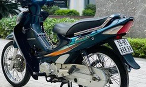 Xe máy 'cổ lỗ sĩ' Honda Future đời 2004, chủ rao giá 389 triệu