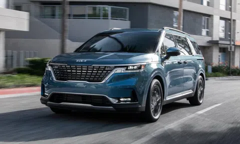 KIA triệu hồi gần 3.000 chiếc Carnival bị lỗi cửa trượt