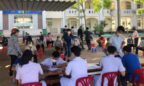 7 quận, huyện ở "vùng đỏ", Cần Thơ tạm dừng hoạt động nhiều cơ sở kinh doanh, dịch vụ