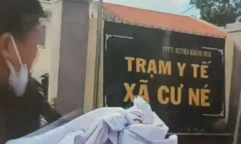 Y sĩ xé áo blouse trước cơ quan: Chính quyền địa phương nhận xét gì?