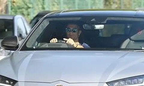 Ronaldo và đồng đội có thể bị cấm lái siêu xe đến sân tập
