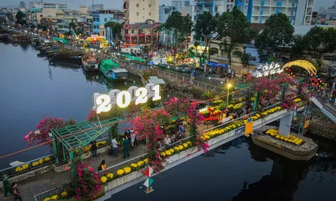 Chợ hoa Xuân "Trên bến dưới thuyền" ở TP HCM năm nay có gì đặc sắc?