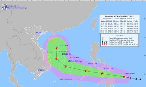 Bão RAI gió giật cấp 16 sắp vào Biển Đông
