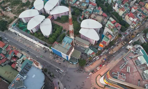 [Ảnh] Cận cảnh công trường thi công cầu vượt hình chữ C trị giá 150 tỷ đầu tiên ở Hà Nội