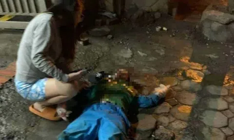 Hà Nội: Tài xế ôtô kéo lê nữ lao công suốt đoạn đường dài, rồi bỏ mặc nạn nhân nguy kịch