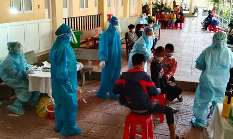 Thêm 8 học sinh mầm non nhiễm Covid-19 ở ổ dịch phức tạp, toàn trường học là F1 và F2