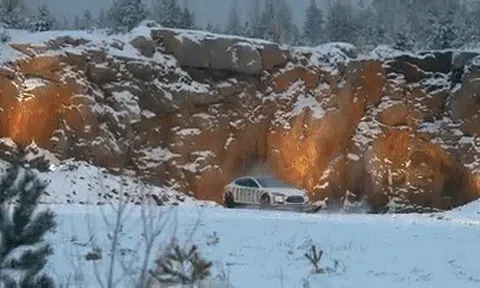 Bức xúc vì thay pin quá đắt, chủ xe cài thuốc nổ cho 'đi đời' chiếc Teslaicon