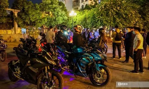 Hà Nội: Vây bắt gần 100 “quái xế” nẹt pô, đánh võng trong đêm