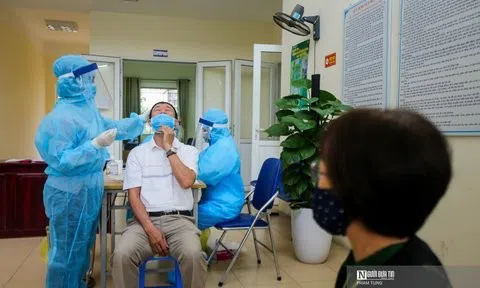 Hà Nội ghi nhận 1.412 ca Covid-19 trong ngày 18/12