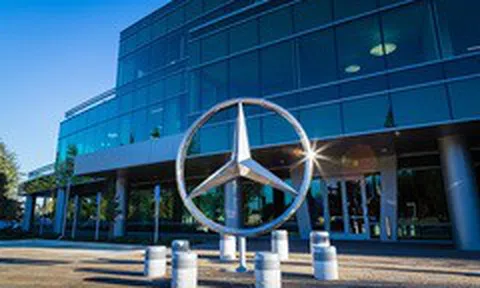 Nhân viên của Mercedes-Benz bất ngờ được thưởng lớn vào cuối năm