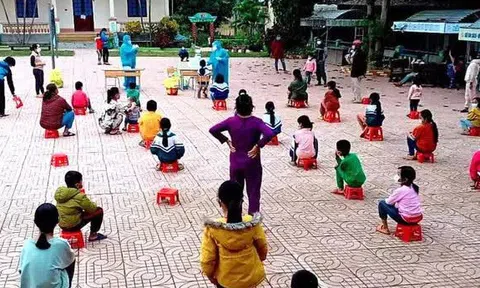 27 học sinh, 7 giáo viên, nhân viên trường dương tính sau vài ngày đi học