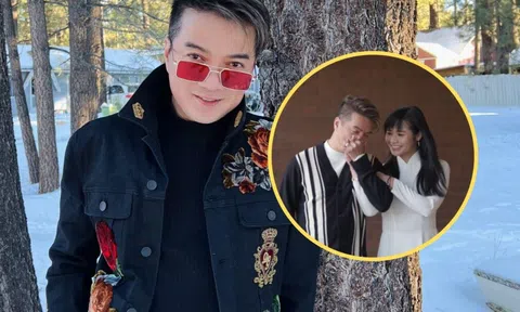 Đàm Vĩnh Hưng 'tình tứ' bên gái trẻ tại Mỹ