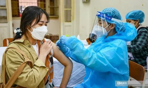 Hà Nội: Triển khai tiêm mũi 2 vắc xin Covid-19 cho học sinh
