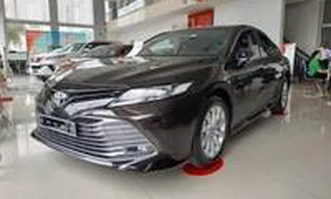 Thêm 6 mẫu ô tô giảm giá sâu hơn trăm triệu đồngicon