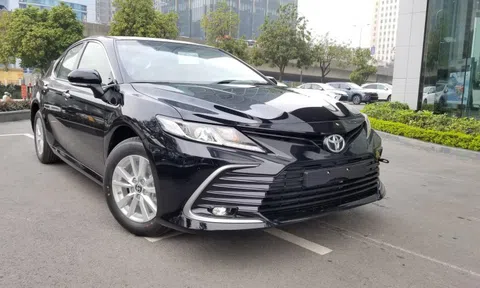 Toyota Camry 2022 bản rẻ tiền nhất tại Việt Nam trang bị gì?