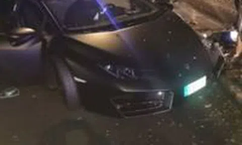Cho bạn mượn xe mới, siêu sao bóng đá nhận về chiếc Lamborghini nát tươmicon