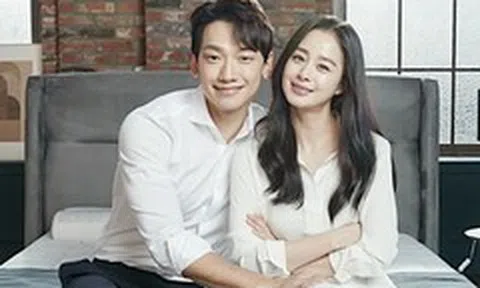 Chuyện tình của Bi Rain và Kim Tae Hee đến từ một… đôi tất