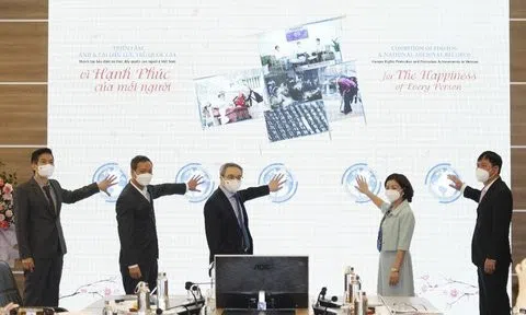 Triển lãm ảnh, tư liệu “Vì hạnh phúc của mỗi người”