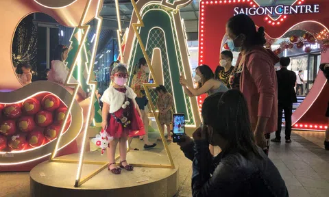 Nô nức đón Giáng sinh tại trung tâm TP HCM