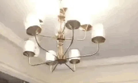 NÓNG: Nhiều nhà cao tầng ở Hà Nội bất ngờ rung lắc mạnh do dư chấn động đất