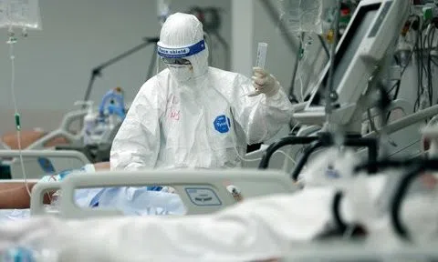 Hà Nội yêu cầu các bệnh viện sẵn sàng 2 tầng điều trị Covid-19