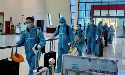 Ứng phó thế nào khi có ca nhiễm Omicron đầu tiên ở Hà Nội?