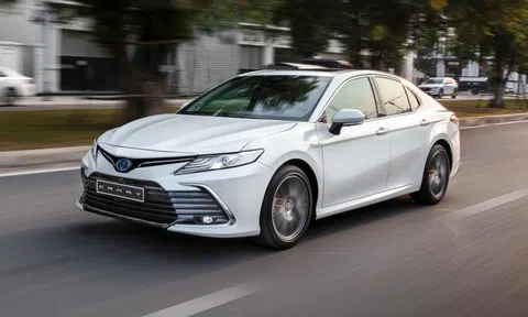 Ô tô sedan hạng D giá bán dưới 1,5 tỉ đồng chạy đua cải tiến mẫu mã